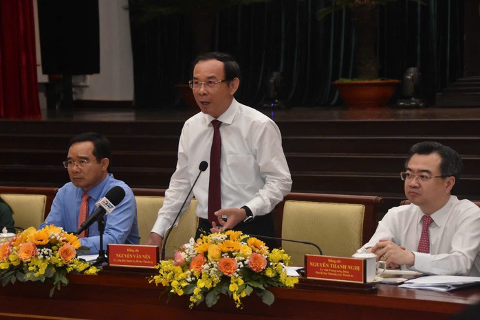 Lãnh đạo TP HCM họp mặt văn nghệ sĩ, phóng viên, biên tập viên dịp đầu Xuân- Ảnh 1. Lãnh đạo TP HCM họp mặt văn nghệ sĩ, phóng viên, biên tập viên dịp đầu Xuân- Ảnh 1.
