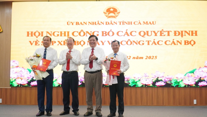 Bí thư Tỉnh ủy Cà Mau lưu ý nhiều vấn đề quan trọng đối với bộ máy mới- Ảnh 2. Bí thư Tỉnh ủy Cà Mau lưu ý nhiều vấn đề quan trọng đối với bộ máy mới- Ảnh 2.