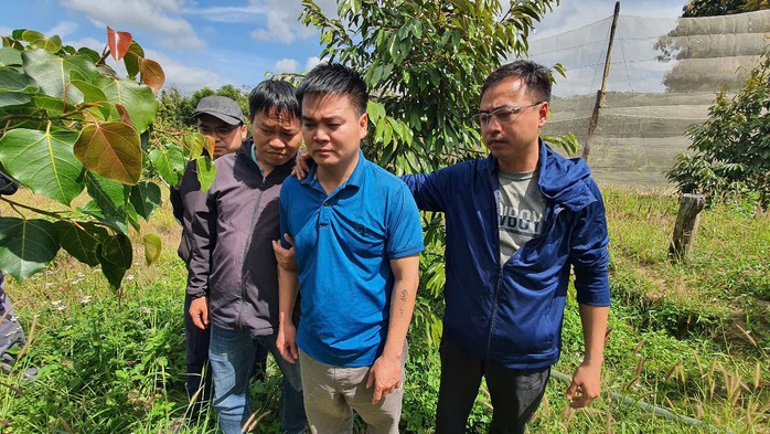 CLIP: Cận cảnh khám xét nơi tu tập "thành tiên", lừa đảo gần 100 tỉ đồng- Ảnh 8. CLIP: Cận cảnh khám xét nơi tu tập "thành tiên", lừa đảo gần 100 tỉ đồng- Ảnh 8.