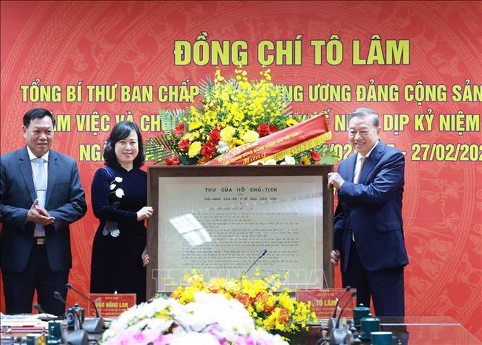 Tổng Bí thư Tô Lâm thăm, làm việc với Bộ Y tế- Ảnh 5. Tổng Bí thư Tô Lâm thăm, làm việc với Bộ Y tế- Ảnh 5.