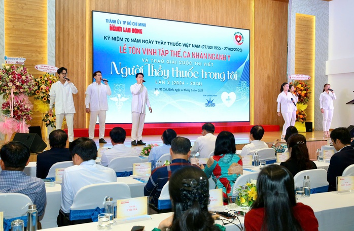Sinh viên y khoa tự hào về truyền thống ngành y tại lễ trao giải “Người Thầy thuốc trong tôi”- Ảnh 1. Sinh viên y khoa tự hào về truyền thống ngành y tại lễ trao giải “Người Thầy thuốc trong tôi”- Ảnh 1.