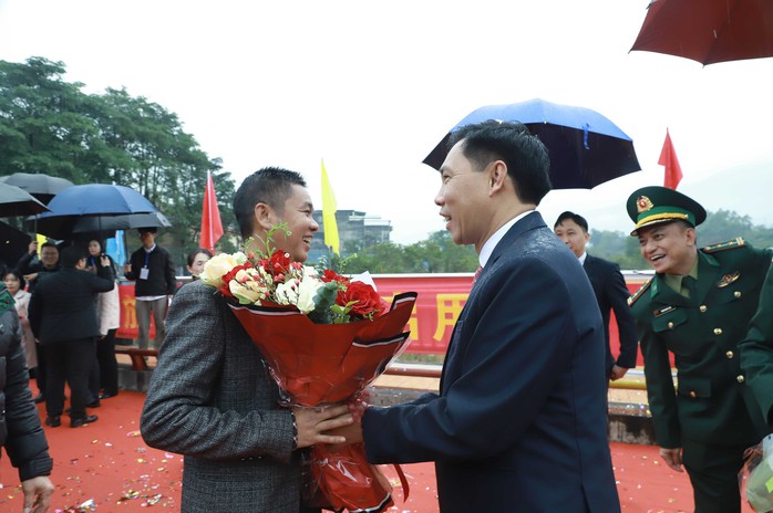 Thông quan cặp cửa khẩu Hoành Mô (Việt Nam) - Động Trung (Trung Quốc)- Ảnh 2. Thông quan cặp cửa khẩu Hoành Mô (Việt Nam) - Động Trung (Trung Quốc)- Ảnh 2.