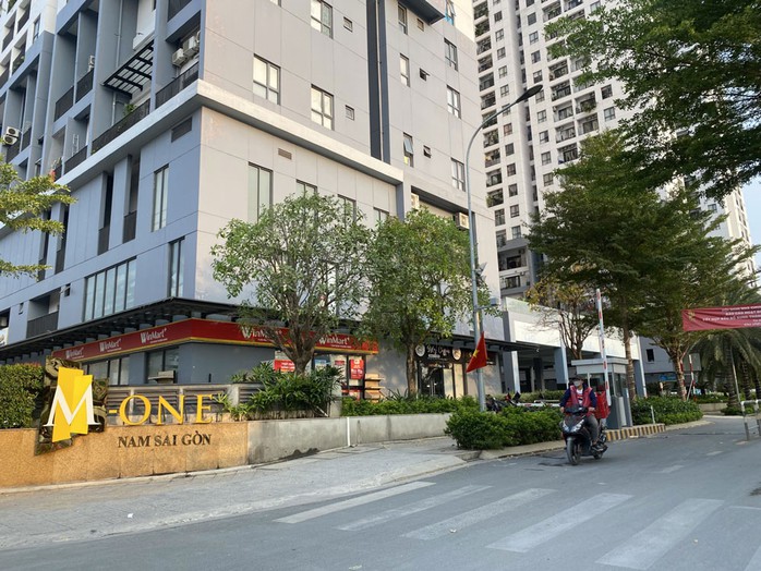 Trong khi đó, người dân ở chung cư M-One Nam Sài Gòn cùng nhiều nơi khác đã hoặc đang được giải tỏa nỗi lo thiếu sổ hồng Trong khi đó, người dân ở chung cư M-One Nam Sài Gòn cùng nhiều nơi khác đã hoặc đang được giải tỏa nỗi lo thiếu sổ hồng