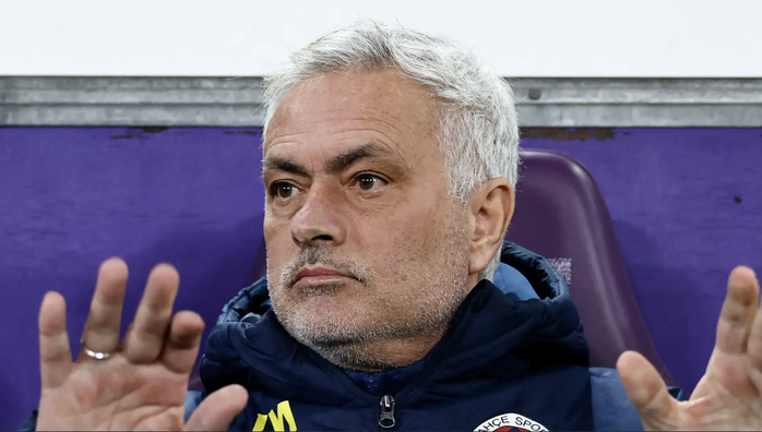 Fenerbahce bị cầm chân, HLV Jose Mourinho có nguy cơ hầu tòa- Ảnh 1. Fenerbahce bị cầm chân, HLV Jose Mourinho có nguy cơ hầu tòa- Ảnh 1.