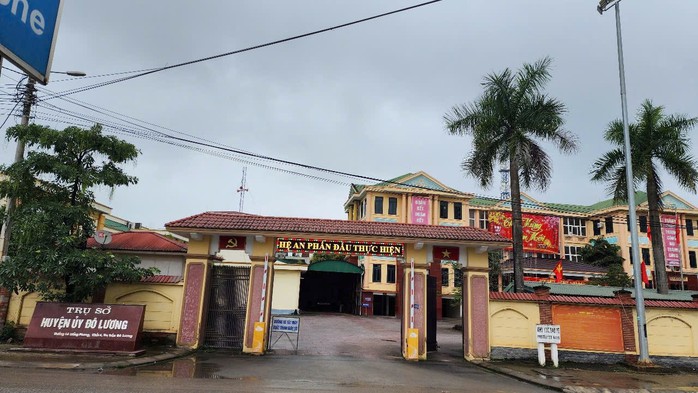 Tạm dừng dự án xây dựng trụ sở huyện ủy hơn 70 tỉ đồng- Ảnh 1. Tạm dừng dự án xây dựng trụ sở huyện ủy hơn 70 tỉ đồng- Ảnh 1.