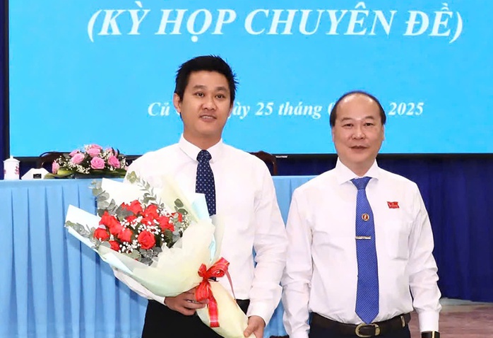 TP HCM: Ông Hứa Quốc Hưng làm Chủ tịch UBND huyện Củ Chi- Ảnh 2. TP HCM: Ông Hứa Quốc Hưng làm Chủ tịch UBND huyện Củ Chi- Ảnh 2.