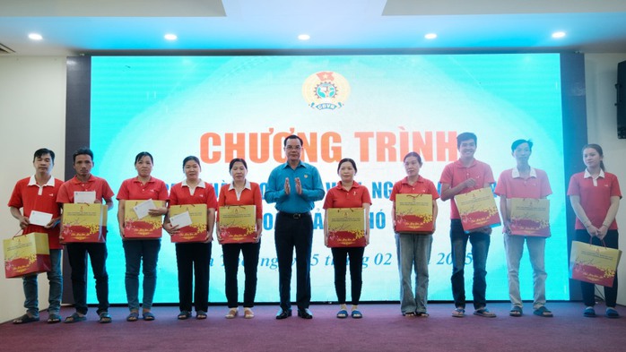 Tập trung nguồn lực chăm lo cho đoàn viên, người lao động- Ảnh 5. Tập trung nguồn lực chăm lo cho đoàn viên, người lao động- Ảnh 5.