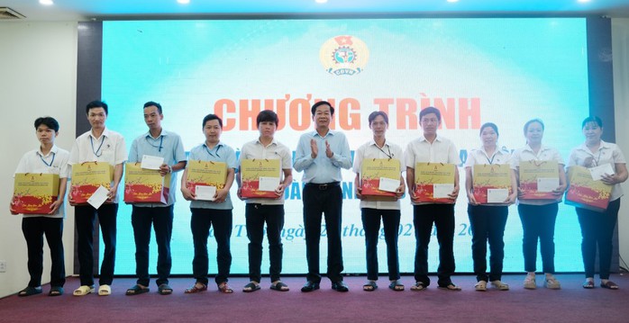 Tập trung nguồn lực chăm lo cho đoàn viên, người lao động- Ảnh 6. Tập trung nguồn lực chăm lo cho đoàn viên, người lao động- Ảnh 6.