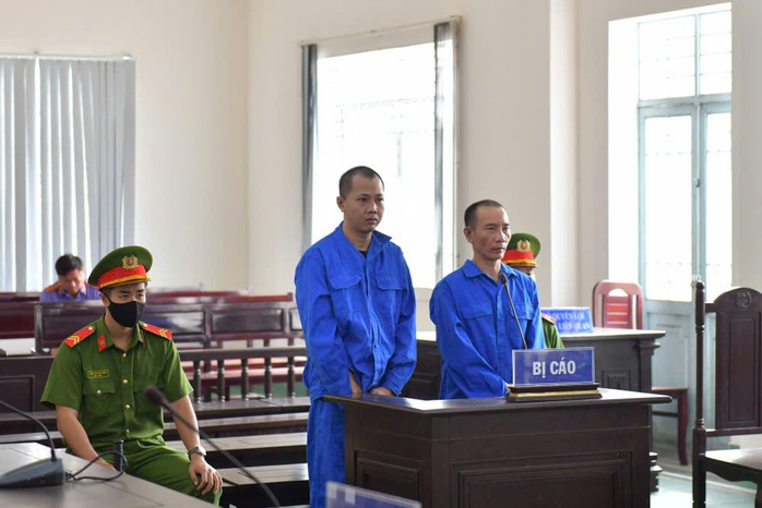 Phạt tù 2 tài xế lái xe rượt đuổi, đánh nhau trên cao tốc- Ảnh 3. Phạt tù 2 tài xế lái xe rượt đuổi, đánh nhau trên cao tốc- Ảnh 3.
