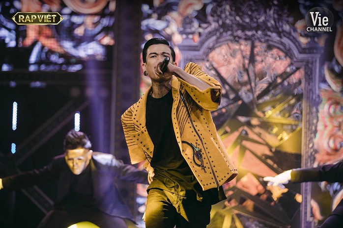 Quán quân Rap Việt Dế Choắt thừa nhận tiêu tan sự nghiệp
- Ảnh 1. Quán quân Rap Việt Dế Choắt thừa nhận tiêu tan sự nghiệp
- Ảnh 1.