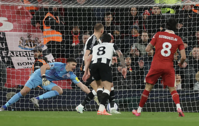 Salah lập đại công kiến tạo, Liverpool vững ngôi đầu Ngoại hạng Anh- Ảnh 2. Salah lập đại công kiến tạo, Liverpool vững ngôi đầu Ngoại hạng Anh- Ảnh 2.