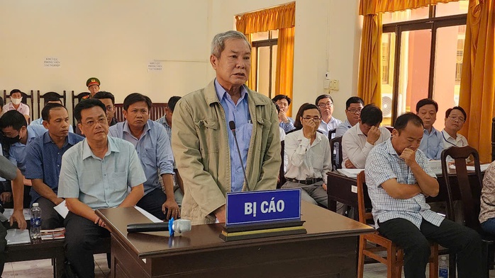 Kiểm tra qua loa, gây hậu quả nghiêm trọng, 2 cựu chủ tịch huyện lĩnh án- Ảnh 4. Kiểm tra qua loa, gây hậu quả nghiêm trọng, 2 cựu chủ tịch huyện lĩnh án- Ảnh 4.
