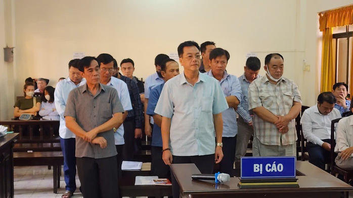 Kiểm tra qua loa, gây hậu quả nghiêm trọng, 2 cựu chủ tịch huyện lĩnh án- Ảnh 1. Kiểm tra qua loa, gây hậu quả nghiêm trọng, 2 cựu chủ tịch huyện lĩnh án- Ảnh 1.