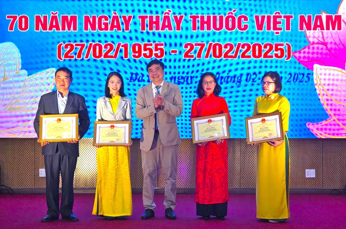 Đà Lạt tri ân các y - bác sĩ nhân ngày Thầy thuốc Việt Nam- Ảnh 2. Đà Lạt tri ân các y - bác sĩ nhân ngày Thầy thuốc Việt Nam- Ảnh 2.