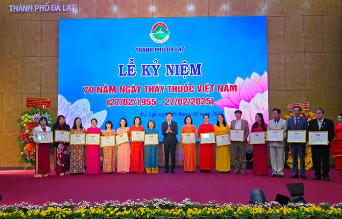 Đà Lạt tri ân các y - bác sĩ nhân ngày Thầy thuốc Việt Nam- Ảnh 3. Đà Lạt tri ân các y - bác sĩ nhân ngày Thầy thuốc Việt Nam- Ảnh 3.