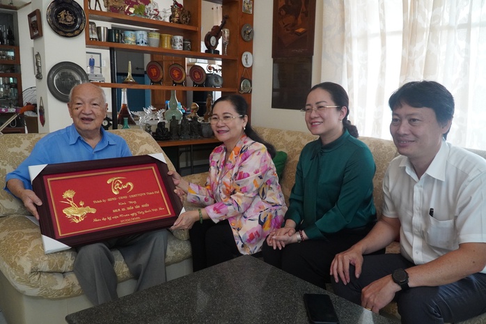 TP HCM: Tri ân những người đã đóng góp cho ngành y tế nước nhà- Ảnh 1. TP HCM: Tri ân những người đã đóng góp cho ngành y tế nước nhà- Ảnh 1.