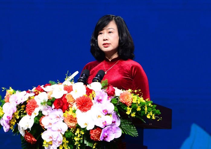Chủ tịch Quốc hội: Đội ngũ thầy thuốc tạo nên "Bản hùng ca người chiến sĩ áo trắng"- Ảnh 4. Chủ tịch Quốc hội: Đội ngũ thầy thuốc tạo nên "Bản hùng ca người chiến sĩ áo trắng"- Ảnh 4.
