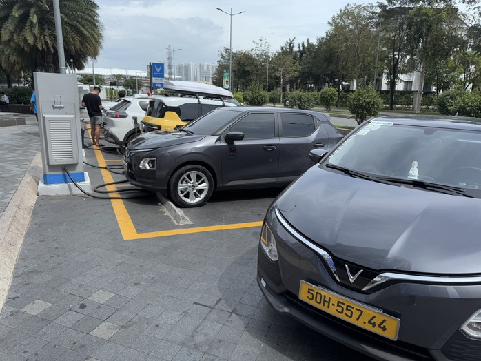 VinFast bất ngờ dừng mô hình cho thuê pin ô tô và xe máy điện- Ảnh 1. VinFast bất ngờ dừng mô hình cho thuê pin ô tô và xe máy điện- Ảnh 1.