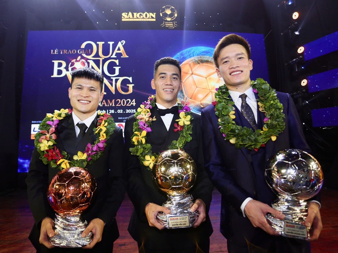 Toàn cảnh Quả bóng vàng 2024, Thuỳ Trang thể hiện tình yêu với mẹ- Ảnh 5. Toàn cảnh Quả bóng vàng 2024, Thuỳ Trang thể hiện tình yêu với mẹ- Ảnh 5.