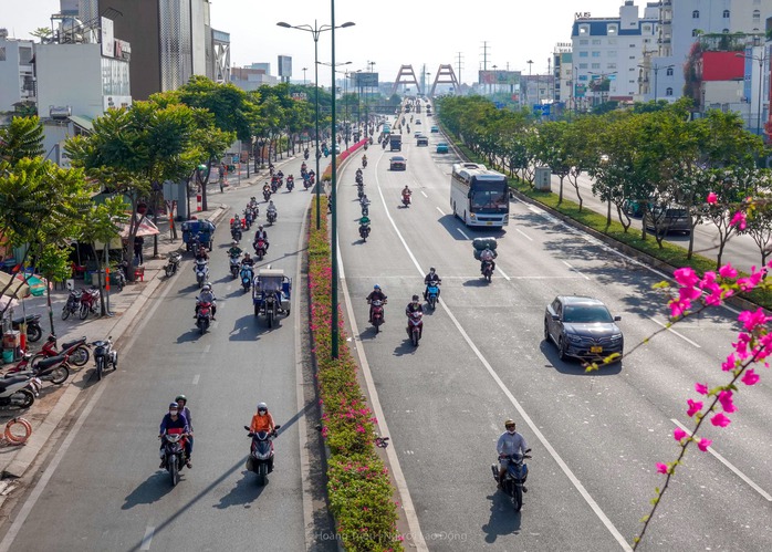 TP HCM sắp có đợt nắng như mùa hè phía Bắc- Ảnh 1. TP HCM sắp có đợt nắng như mùa hè phía Bắc- Ảnh 1.