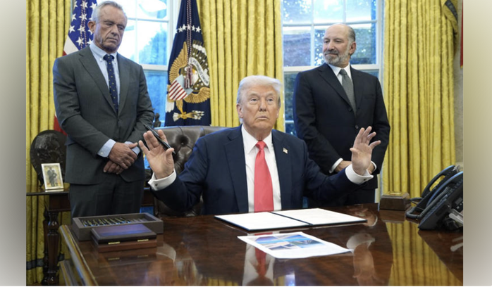 Tổng thống Donald Trump đề xuất thị thực "thẻ vàng", tài phiệt Nga có thể thành công dân Mỹ- Ảnh 1. Tổng thống Donald Trump đề xuất thị thực "thẻ vàng", tài phiệt Nga có thể thành công dân Mỹ- Ảnh 1.