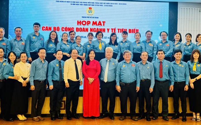 Tôn vinh những đóng góp thầm lặng của những "thiên thần áo trắng"- Ảnh 2. Tôn vinh những đóng góp thầm lặng của những "thiên thần áo trắng"- Ảnh 2.