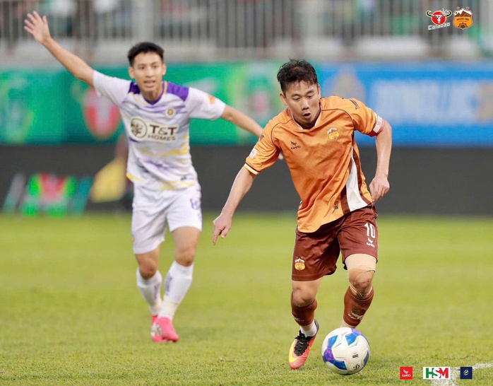 Minh Vương có thể rời HAGL sau vòng 15 V-League?- Ảnh 1. Minh Vương có thể rời HAGL sau vòng 15 V-League?- Ảnh 1.