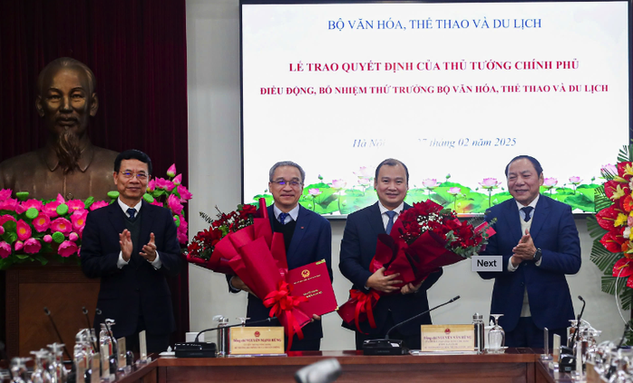 Trao quyết định bổ nhiệm 2 tân Thứ trưởng Bộ VH-TT-DL- Ảnh 1. Trao quyết định bổ nhiệm 2 tân Thứ trưởng Bộ VH-TT-DL- Ảnh 1.