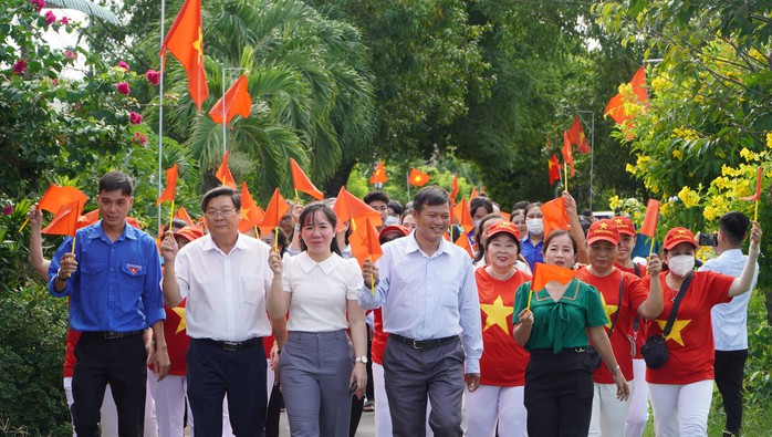 Chương trình "Tự hào cờ Tổ quốc" vào chung khảo Giải thưởng Sáng tạo TP HCM- Ảnh 5. Chương trình "Tự hào cờ Tổ quốc" vào chung khảo Giải thưởng Sáng tạo TP HCM- Ảnh 5.
