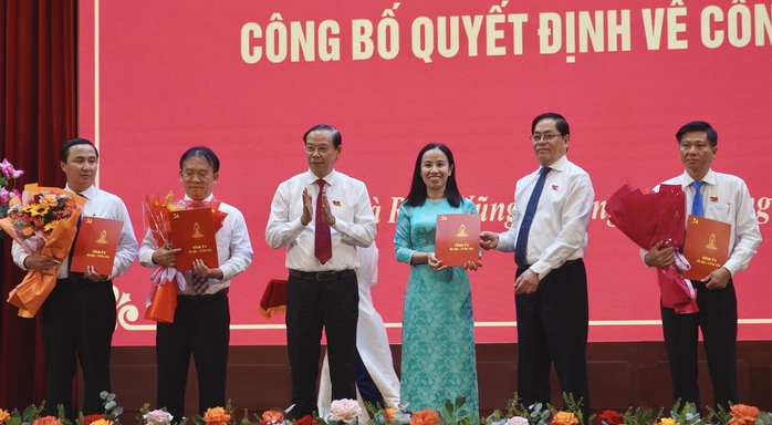 Bà Rịa - Vũng Tàu: Công bố 59 quyết định nhân sự- Ảnh 1. Bà Rịa - Vũng Tàu: Công bố 59 quyết định nhân sự- Ảnh 1.