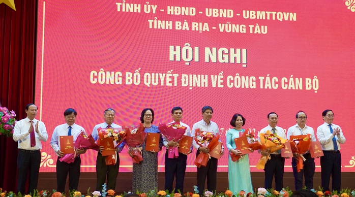 Bà Rịa - Vũng Tàu: Công bố 59 quyết định nhân sự- Ảnh 7. Bà Rịa - Vũng Tàu: Công bố 59 quyết định nhân sự- Ảnh 7.