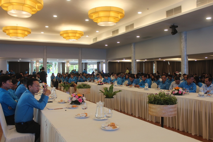 Đề xuất tăng tiền trực, phụ cấp phẫu thuật cho nhân viên y tế- Ảnh 1. Đề xuất tăng tiền trực, phụ cấp phẫu thuật cho nhân viên y tế- Ảnh 1.
