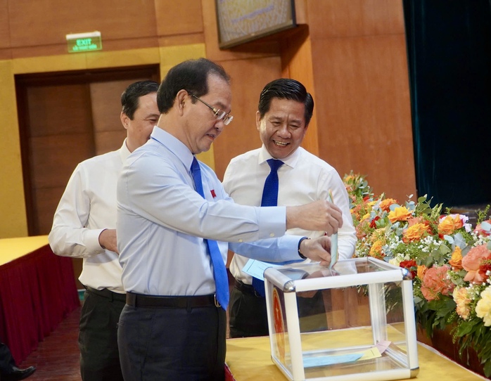 Bà Rịa - Vũng Tàu miễn nhiệm và bầu chức danh lãnh đạo chủ chốt- Ảnh 1. Bà Rịa - Vũng Tàu miễn nhiệm và bầu chức danh lãnh đạo chủ chốt- Ảnh 1.