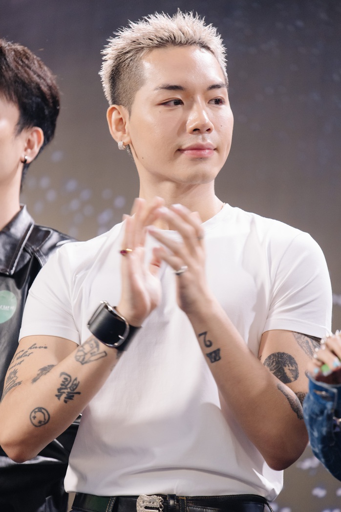 Loạt anh trai tụ hội mừng ra mắt phim- Ảnh 11. Loạt anh trai tụ hội mừng ra mắt phim- Ảnh 11.