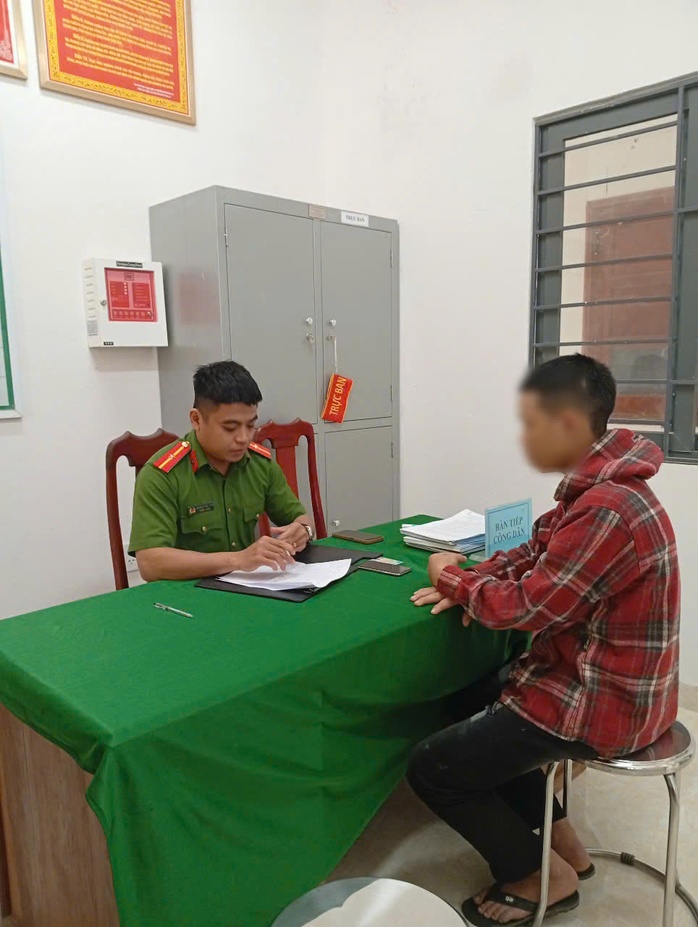 Phạt 2 người đăng thông tin, hình ảnh xuyên tạc sự thật ở Quảng Nam- Ảnh 2. Phạt 2 người đăng thông tin, hình ảnh xuyên tạc sự thật ở Quảng Nam- Ảnh 2.