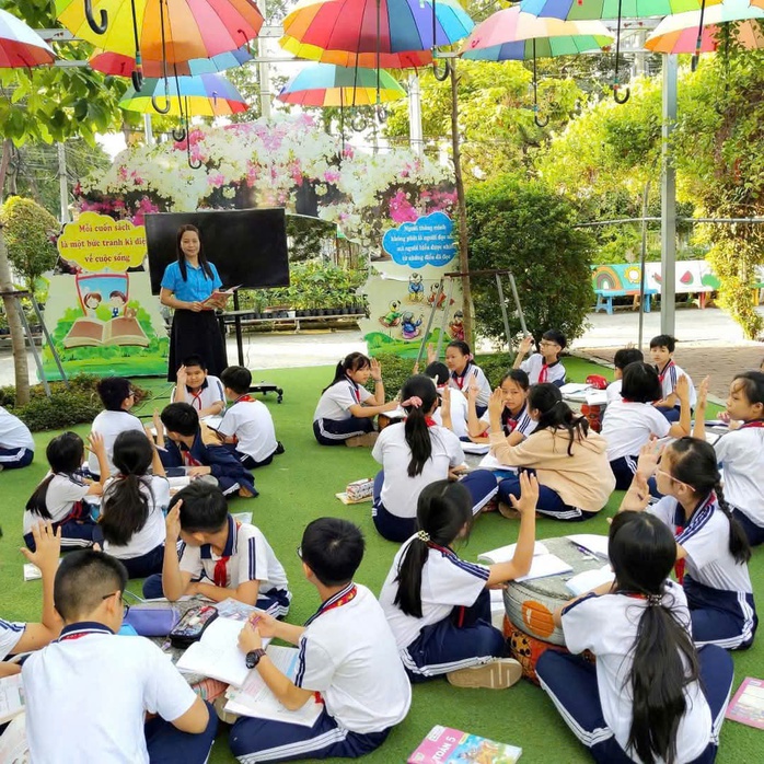 Miễn học phí cho học sinh công lập- Ảnh 1. Miễn học phí cho học sinh công lập- Ảnh 1.