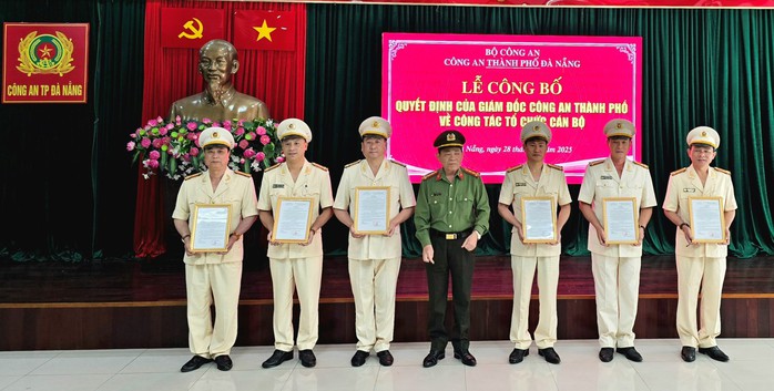Công an Đà Nẵng, Cần Thơ, Khánh Hoà công bố quyết định bổ nhiệm lãnh đạo- Ảnh 1. Công an Đà Nẵng, Cần Thơ, Khánh Hoà công bố quyết định bổ nhiệm lãnh đạo- Ảnh 1.