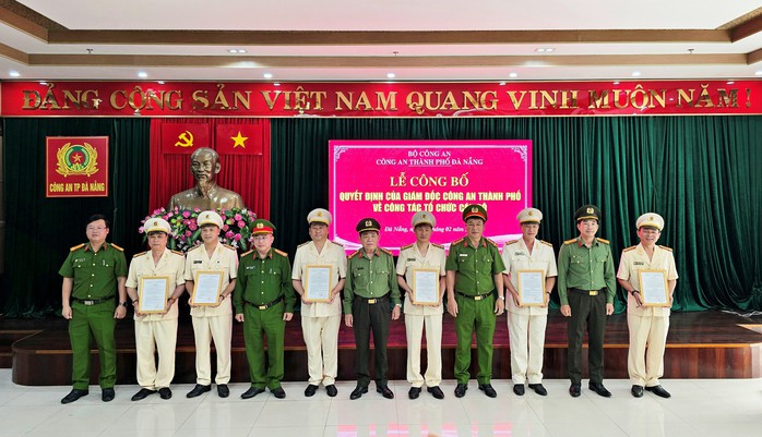 Công an Đà Nẵng, Cần Thơ, Khánh Hoà công bố quyết định bổ nhiệm lãnh đạo- Ảnh 2. Công an Đà Nẵng, Cần Thơ, Khánh Hoà công bố quyết định bổ nhiệm lãnh đạo- Ảnh 2.