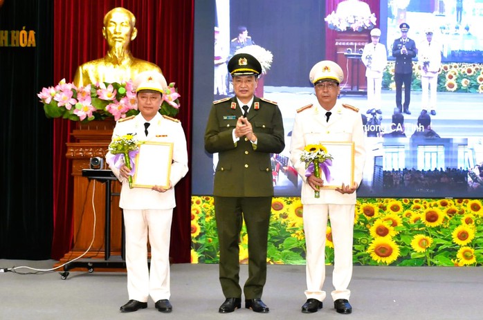 Công an tỉnh Thanh Hóa giải thể 26 đơn vị công an cấp huyện- Ảnh 1. Công an tỉnh Thanh Hóa giải thể 26 đơn vị công an cấp huyện- Ảnh 1.