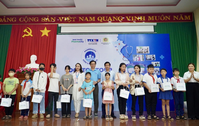 Niềm vui cho người già và trẻ em tỉnh Bình Phước- Ảnh 2. Niềm vui cho người già và trẻ em tỉnh Bình Phước- Ảnh 2.