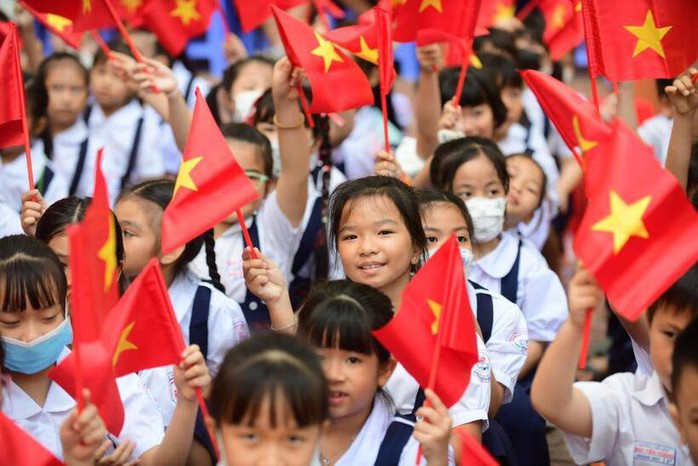 Miễn học phí cho học sinh phổ thông công lập cả nước- Ảnh 1. Miễn học phí cho học sinh phổ thông công lập cả nước- Ảnh 1.