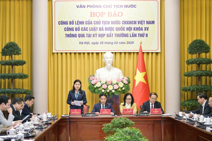 Sẽ phải sửa Hiến pháp nếu bỏ cấp huyện- Ảnh 1. Sẽ phải sửa Hiến pháp nếu bỏ cấp huyện- Ảnh 1.