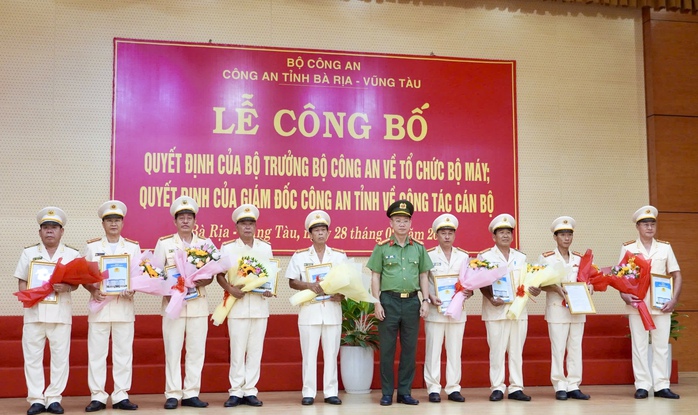 Công an Bà Rịa - Vũng Tàu sắp xếp, bố trí nhân sự sau khi giải thể công an cấp huyện- Ảnh 1. Công an Bà Rịa - Vũng Tàu sắp xếp, bố trí nhân sự sau khi giải thể công an cấp huyện- Ảnh 1.