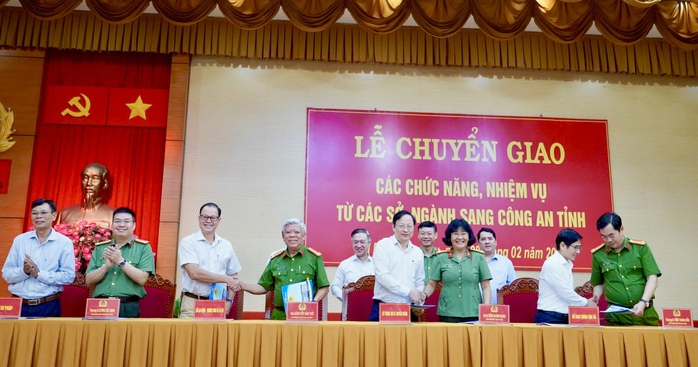 Công an Bà Rịa - Vũng Tàu sắp xếp, bố trí nhân sự sau khi giải thể công an cấp huyện- Ảnh 5. Công an Bà Rịa - Vũng Tàu sắp xếp, bố trí nhân sự sau khi giải thể công an cấp huyện- Ảnh 5.