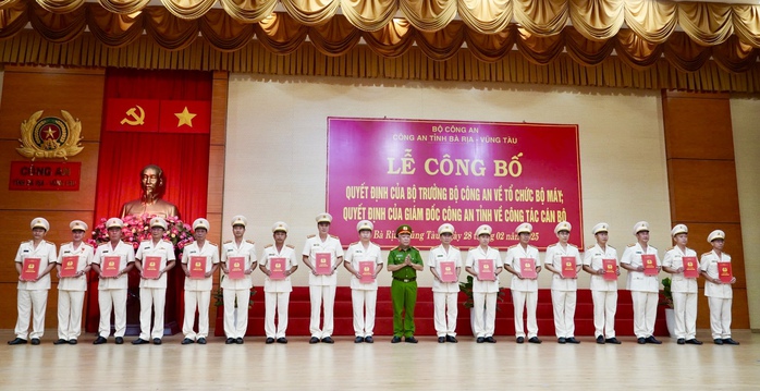 Công an Bà Rịa - Vũng Tàu sắp xếp, bố trí nhân sự sau khi giải thể công an cấp huyện- Ảnh 4. Công an Bà Rịa - Vũng Tàu sắp xếp, bố trí nhân sự sau khi giải thể công an cấp huyện- Ảnh 4.