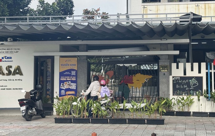 Chủ nhóm mầm non lên tiếng về vụ bé gái 4 tuổi té lăn xuống cầu thang- Ảnh 1. Chủ nhóm mầm non lên tiếng về vụ bé gái 4 tuổi té lăn xuống cầu thang- Ảnh 1.