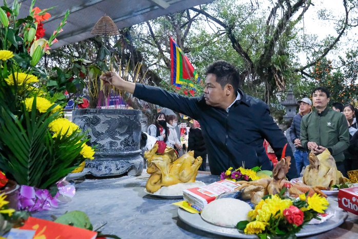 Hàng ngàn người tham dự Lễ khai hội Chùa Hương- Ảnh 8. Hàng ngàn người tham dự Lễ khai hội Chùa Hương- Ảnh 8.