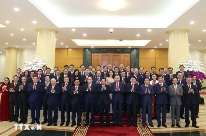 Tổng Bí thư Tô Lâm trao quyết định thành lập các Đảng bộ trực thuộc Trung ương- Ảnh 11. Tổng Bí thư Tô Lâm trao quyết định thành lập các Đảng bộ trực thuộc Trung ương- Ảnh 11.