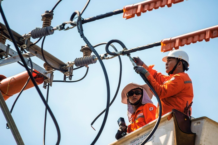 EVNSPC đã đảm bảo cung cấp điện an toàn, ổn định trong dịp Tết- Ảnh 2. EVNSPC đã đảm bảo cung cấp điện an toàn, ổn định trong dịp Tết- Ảnh 2.