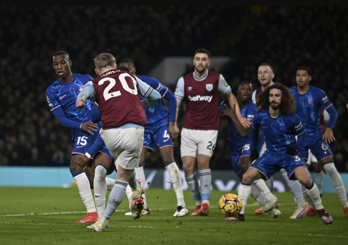 Chelsea ngược dòng hạ West Ham, bay cao Top 4 Ngoại hạng- Ảnh 2. Chelsea ngược dòng hạ West Ham, bay cao Top 4 Ngoại hạng- Ảnh 2.